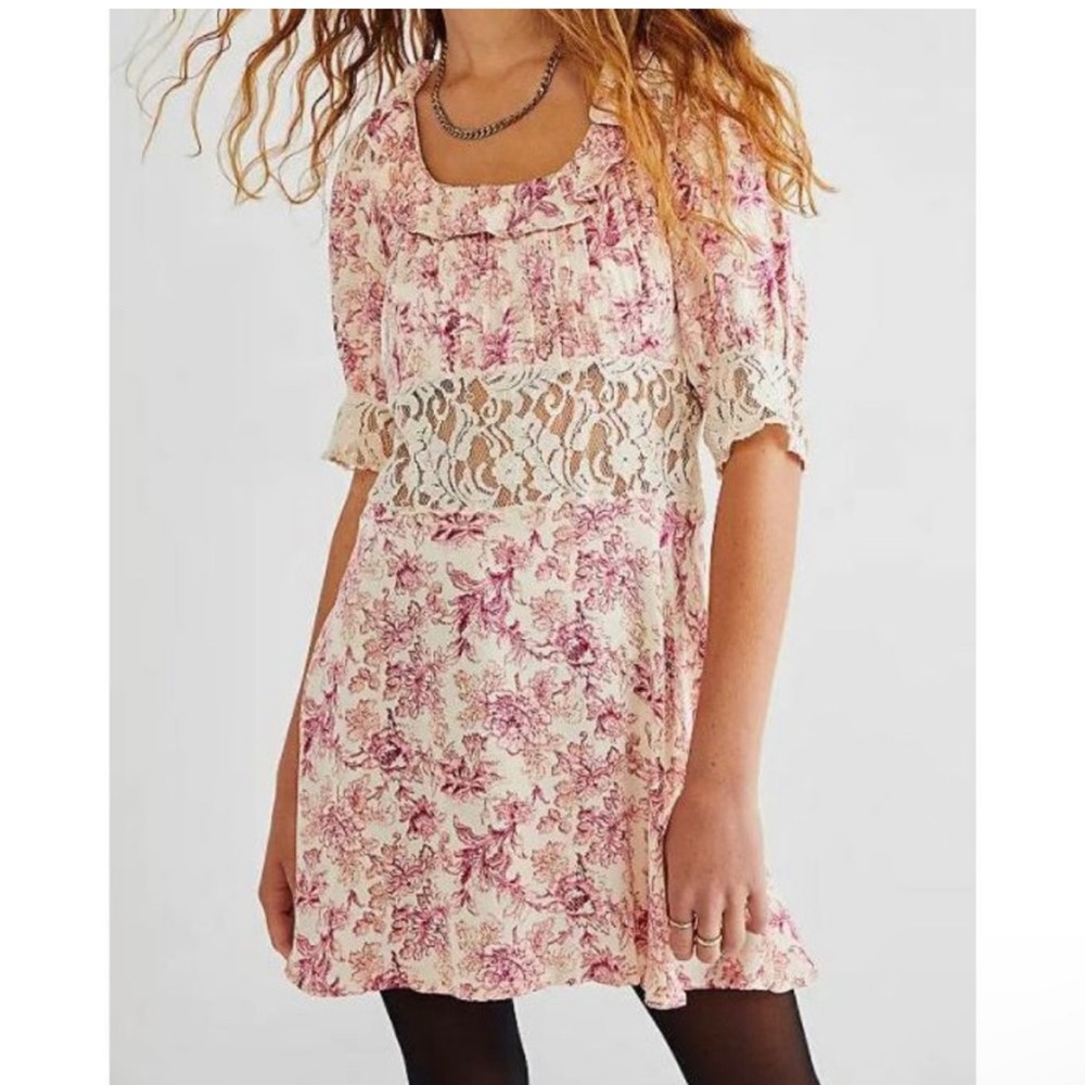 EUC 8 Cottage Core Floral Lace Dress